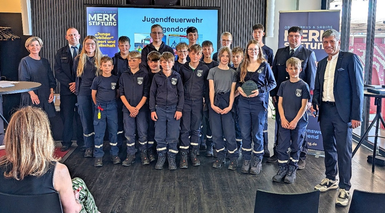 Jugendfeuerwehr Mogendorf erhält Ehrenpreis „Junge Vorbilder“ 
